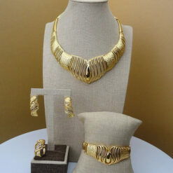 The Blushing Prospect Bib Set (4Pcs)